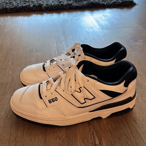 NEW New Balance 550 Black and White - Picture 3 of 7